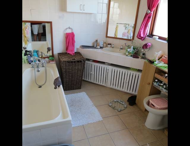 4 BEDROOM FREEHOLD FOR SALE IN PORT OWEN
